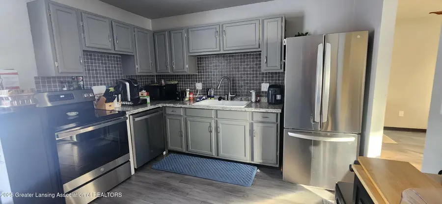 1406 Weymouth Court, Lansing, MI 48911 - Image #2