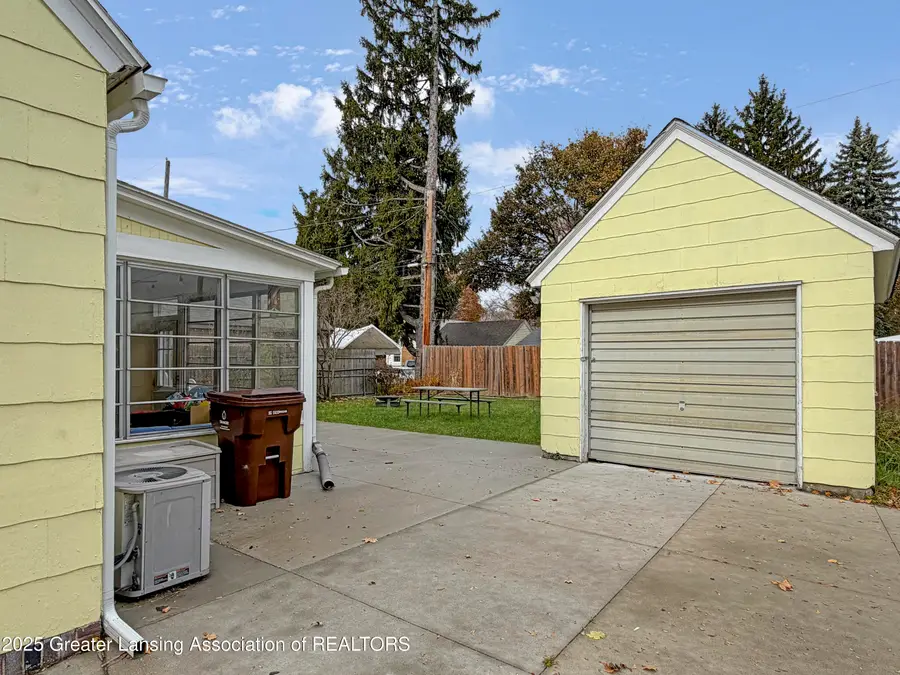 535 Riley Street, Lansing, MI 48910 - Image #3