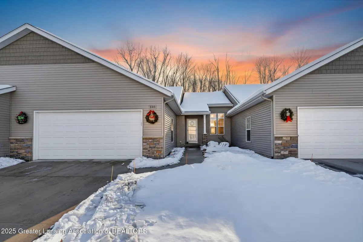 233 Barrington Circle #75, Lansing, MI 48917 - Image #1