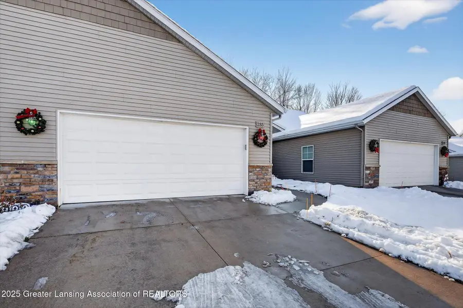 233 Barrington Circle #75, Lansing, MI 48917 - Image #2