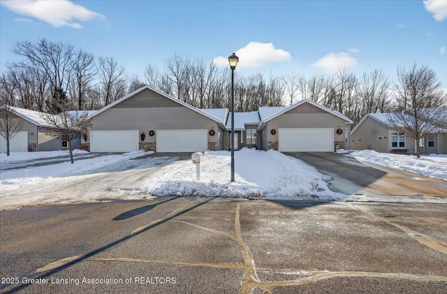 233 Barrington Circle #75, Lansing, MI 48917 - Image #3