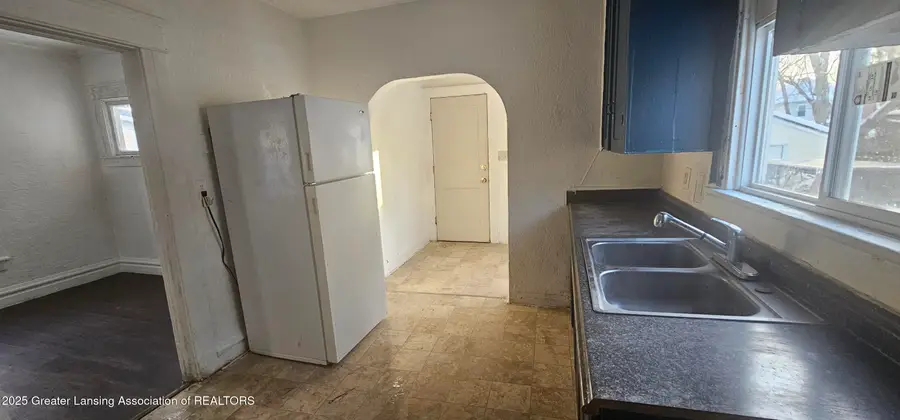 1102 Persons Court, Lansing, MI 48906 - Image #2