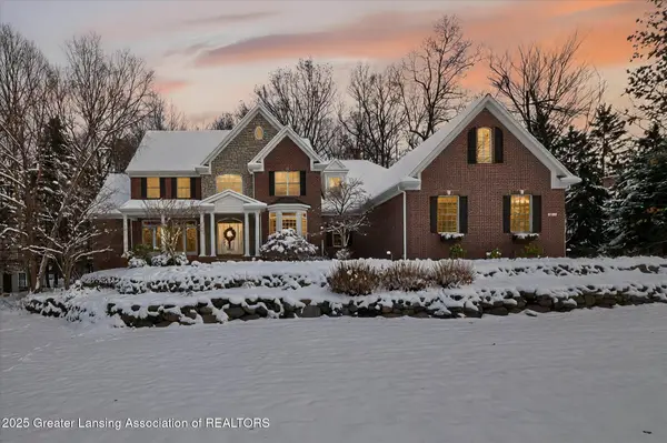 16989 Kernwood Drive, East Lansing, MI 48823