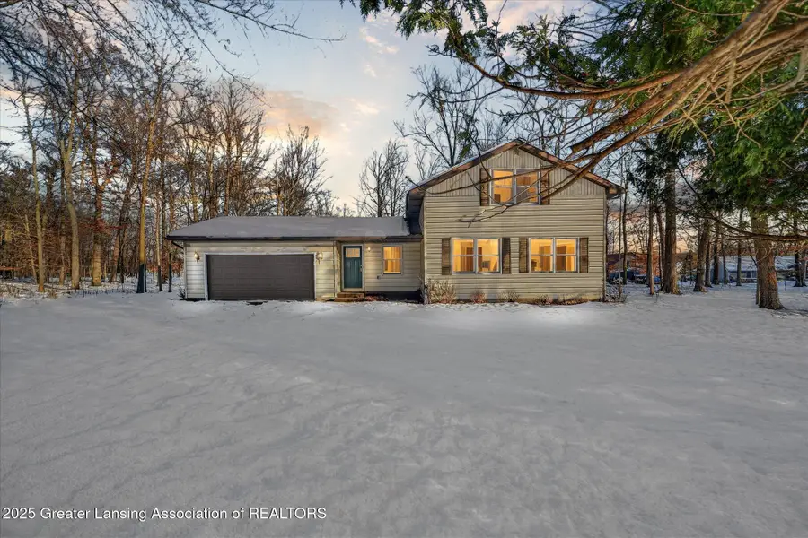 10391 Hardwood Trail, Perrinton, MI 48871 - Image #2