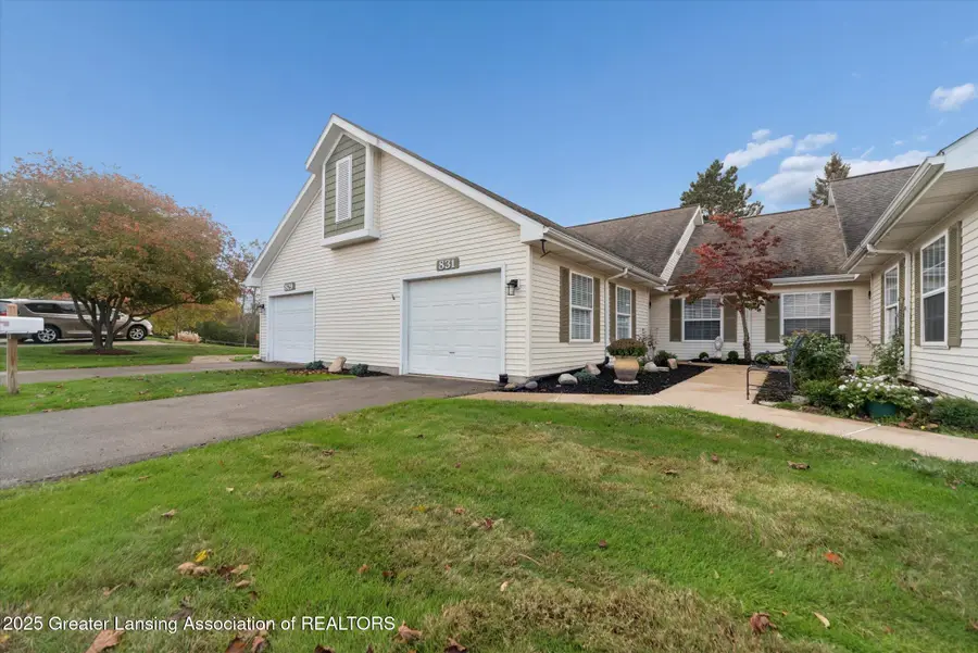 831 Lenna Keith Circle #Unit 22, East Lansing, MI 48823 - Image #3
