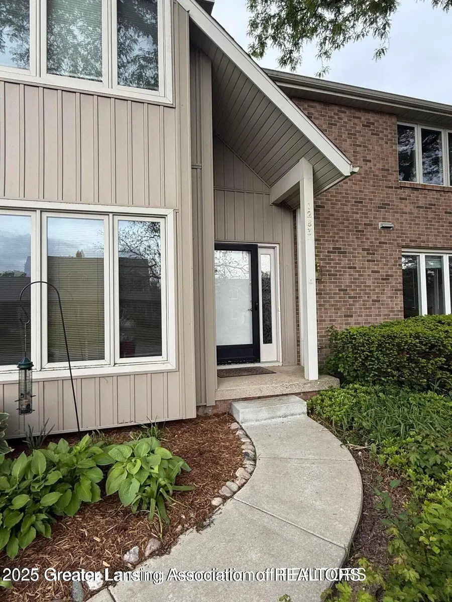 1283 N Chartwell Carriage Way, East Lansing, MI 48823 - Image #2