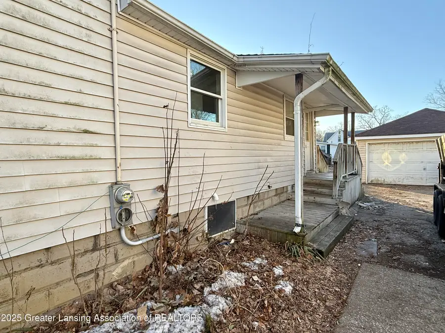 906 Michigan Avenue, Owosso, MI 48867 - Image #3