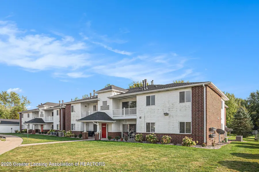 915 Carom Circle, Mason, MI 48854 - Image #3