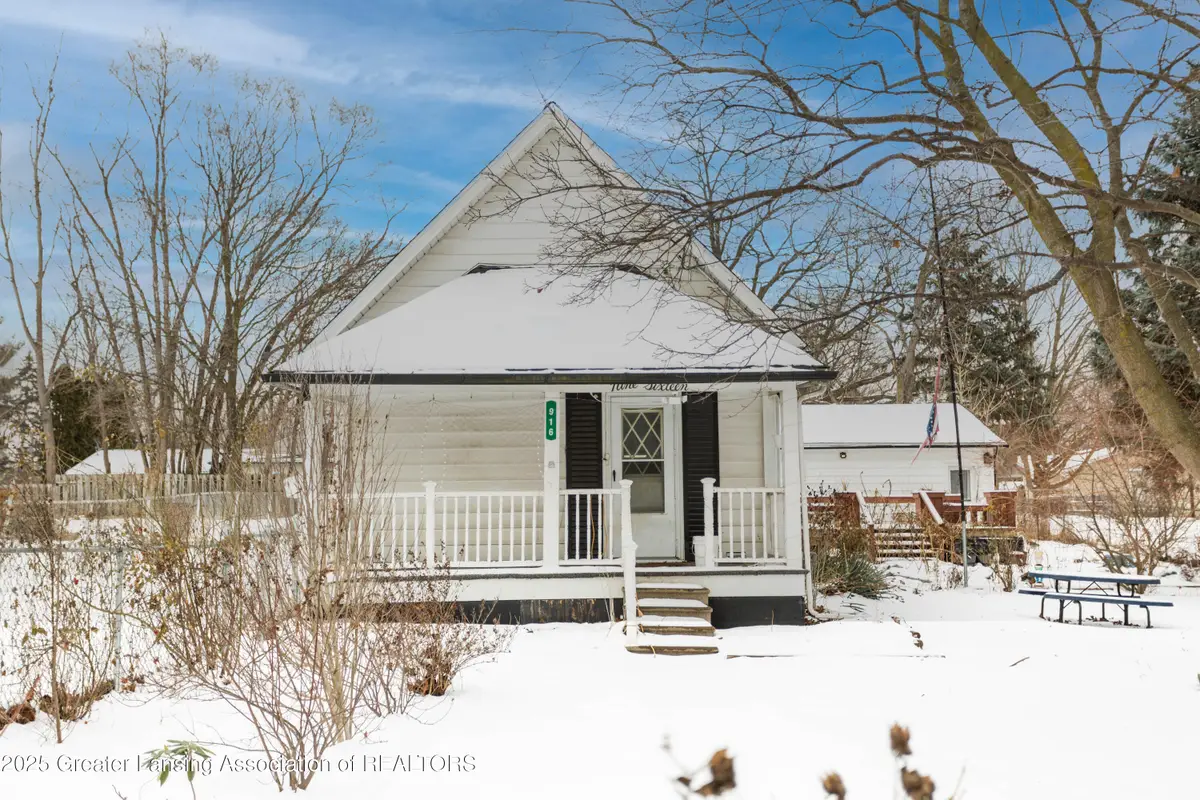 916 N Shiawassee Street, Owosso, MI 48867 - Image #1