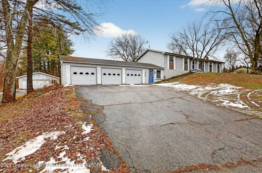 9992 Woodbury Road, Laingsburg, MI 48848 - Image #2