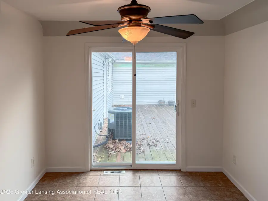226 W Jolly Road, Lansing, MI 48910 - Image #3