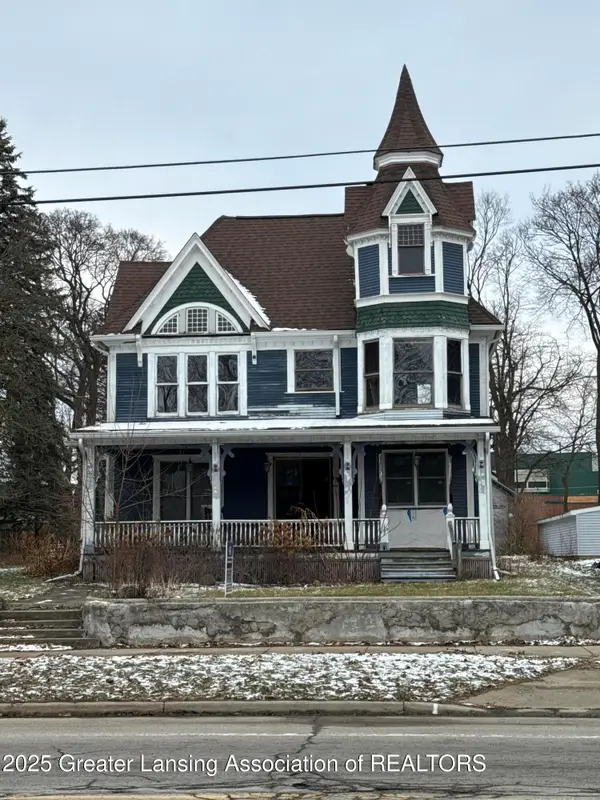 327 E Lawrence Avenue, Charlotte, MI 48813