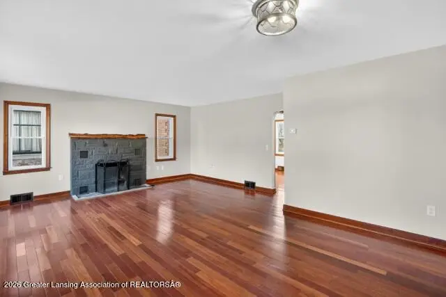 735 N Cochran Avenue, Charlotte, MI 48813 - Image #3