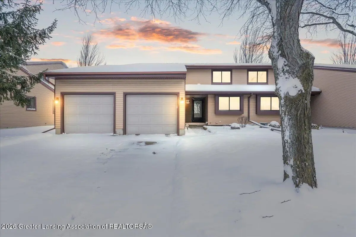 2011 E Provincial House Drive, Lansing, MI 48910 - #1