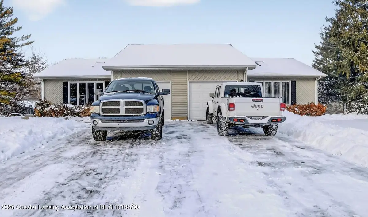 3412-3414 Parkwood Drive, Dewitt, MI 48820 - #1