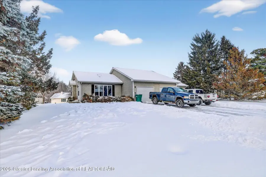 3412-3414 Parkwood Drive, Dewitt, MI 48820 - #2