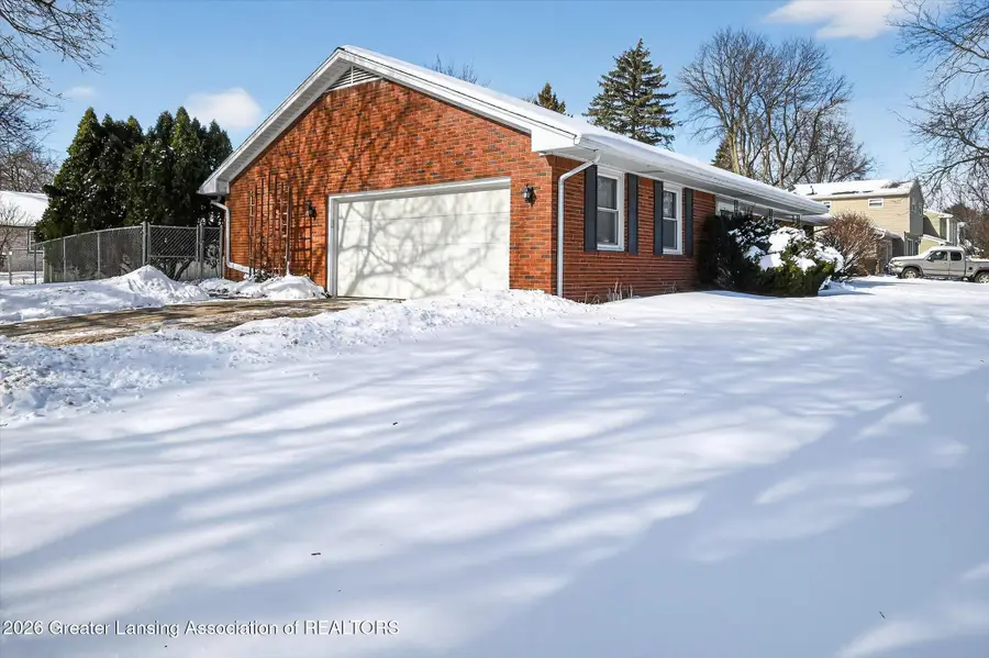 2201 Post Oak Lane, Lansing, MI 48912 - #2