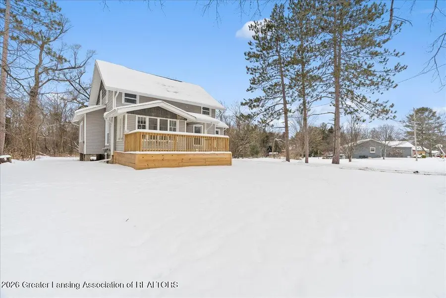 815 W Main Street, Grand Ledge, MI 48837 - #2