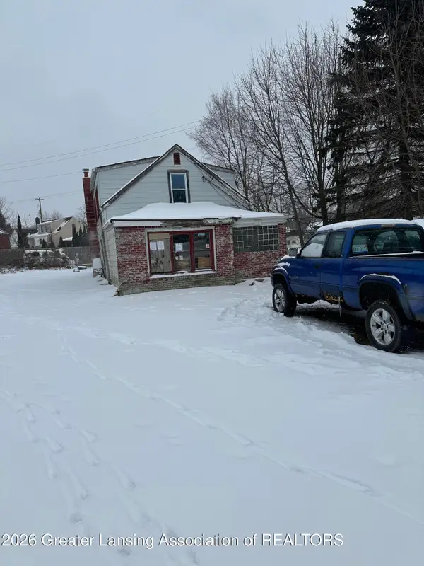 2112 N High Street, Lansing, MI 48906