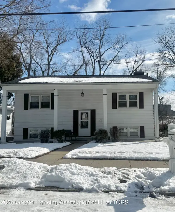 1215 S Briarfield Drive, Lansing, MI 48910