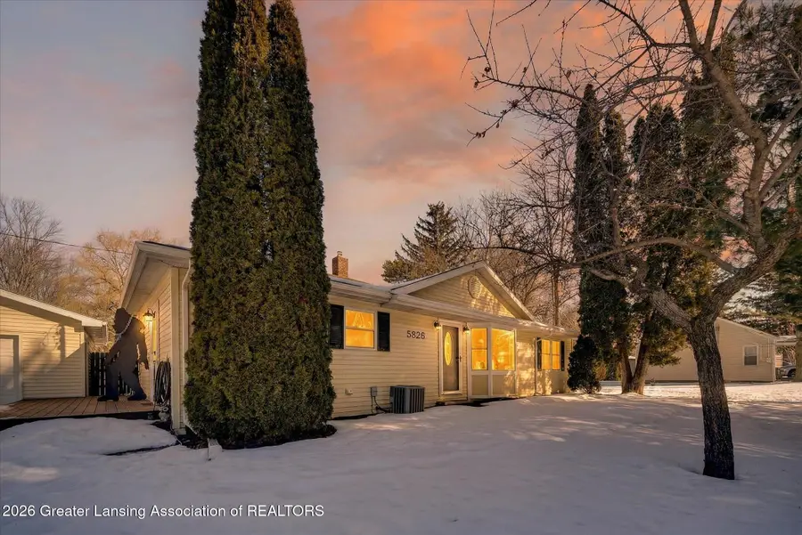 5828 Lake Drive, Haslett, MI 48840 - #2