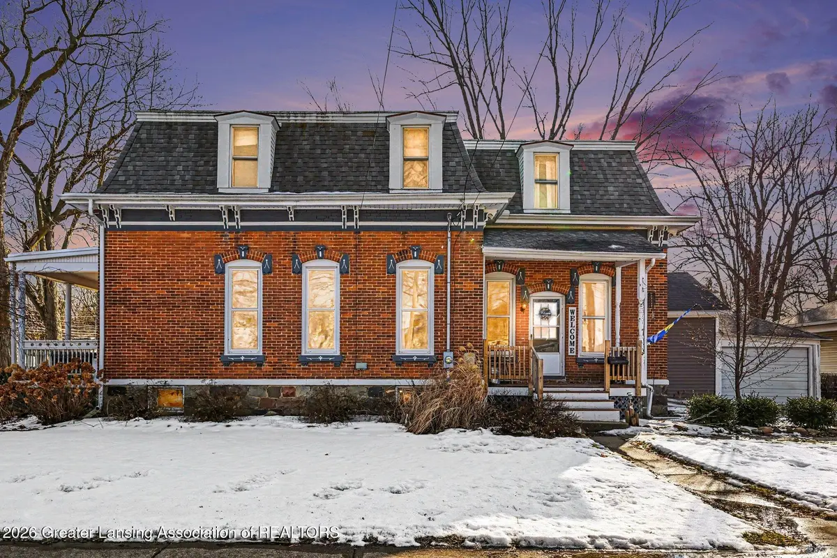 909 N Clinton Avenue, Saint Johns, MI 48879 - #1