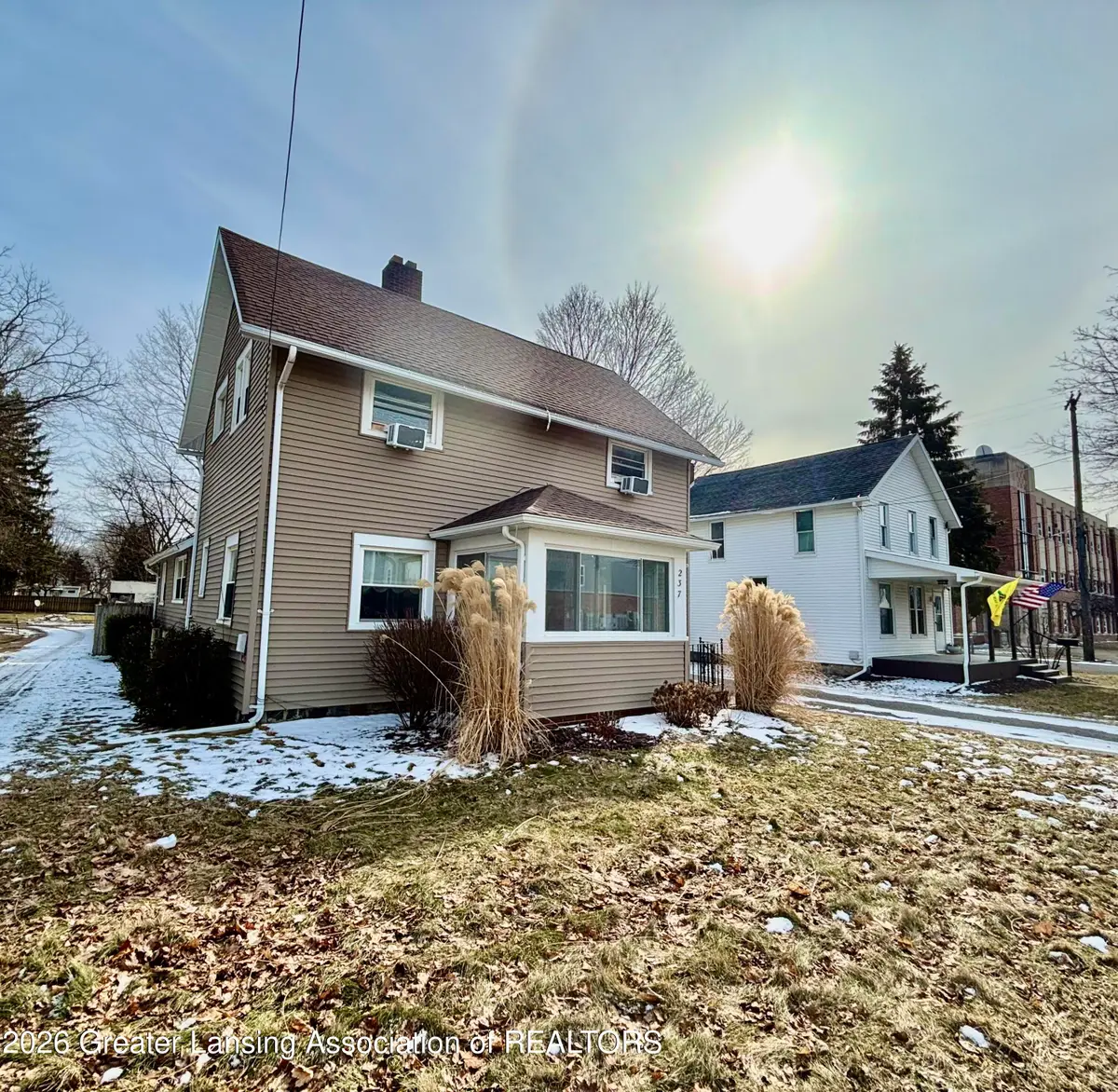 237 S Oliver Street, Charlotte, MI 48813 - #1