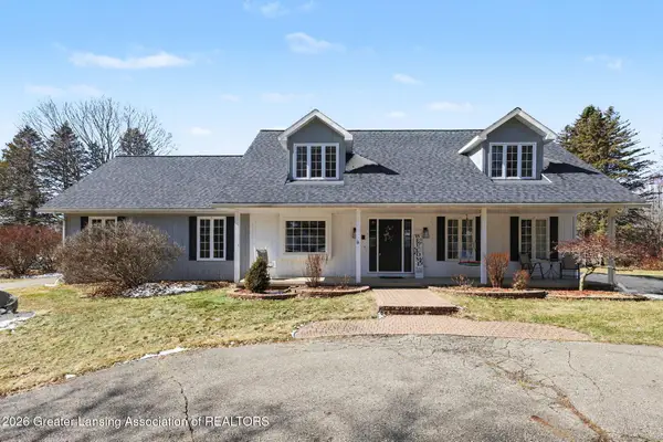 10033 Woodland Acres Drive, Grand Ledge, MI 48837