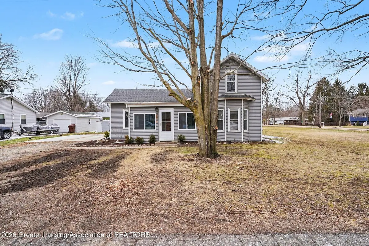 323 Church Street, Laingsburg, MI 48848 - #1