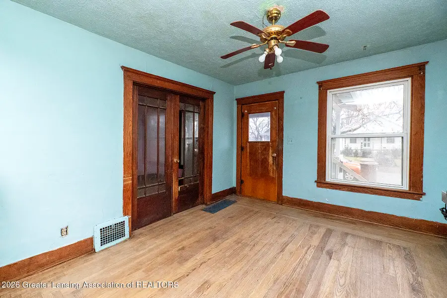 927 Mahlon Street, Lansing, MI 48906 - #3