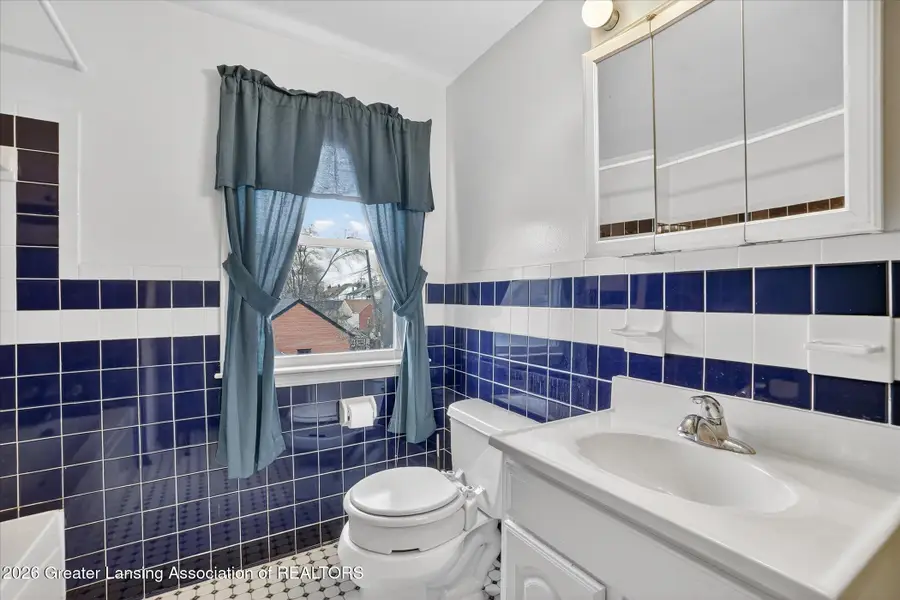 609 Everett Drive, Lansing, MI 48915 - #2