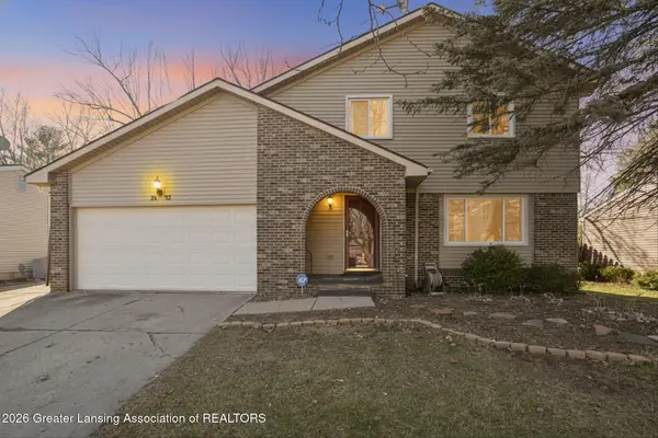 2413 Beacon Hill Drive, Lansing, MI 48906