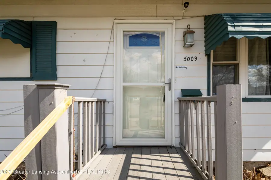 5009 Kessler Drive, Lansing, MI 48910 - #2