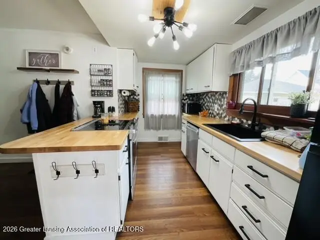 422 W Seminary Street, Charlotte, MI 48813 - #3