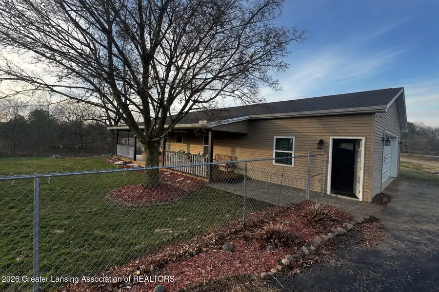 4215 N Smith Road, Dimondale, MI 48821 - #2