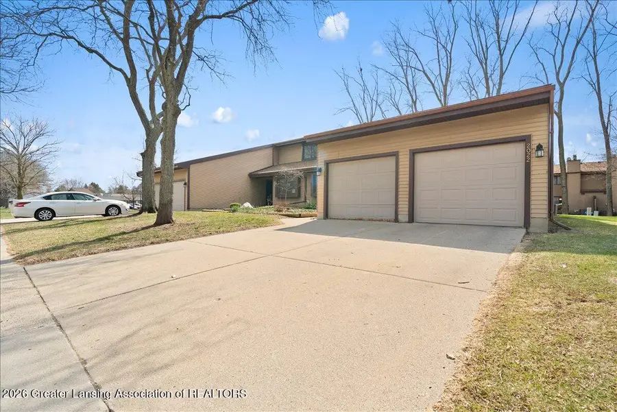 2022 E Provincial House Drive, Lansing, MI 48910 - #3