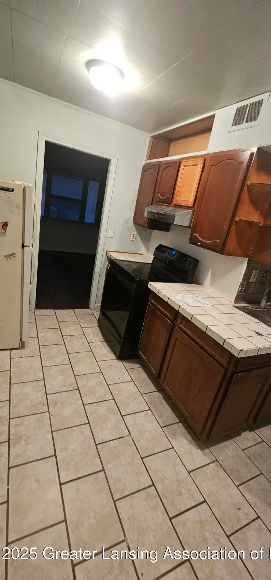 612 W Mount Hope Avenue, Lansing, MI 48910 - #3