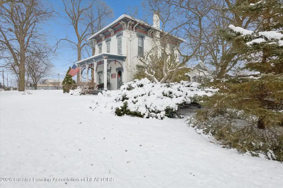 812 N Clinton Street, Grand Ledge, MI 48837 - #3