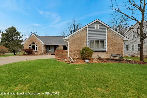 2861 River Pointe Drive, Holt, MI 48842