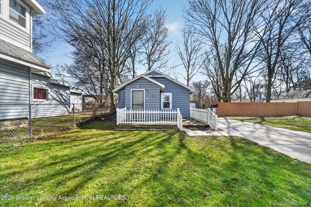 318 E Greenlawn Avenue, Lansing, MI 48910 - #1
