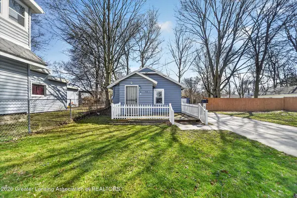 318 E Greenlawn Avenue, Lansing, MI 48910