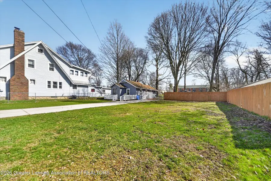 318 E Greenlawn Avenue, Lansing, MI 48910 - #2