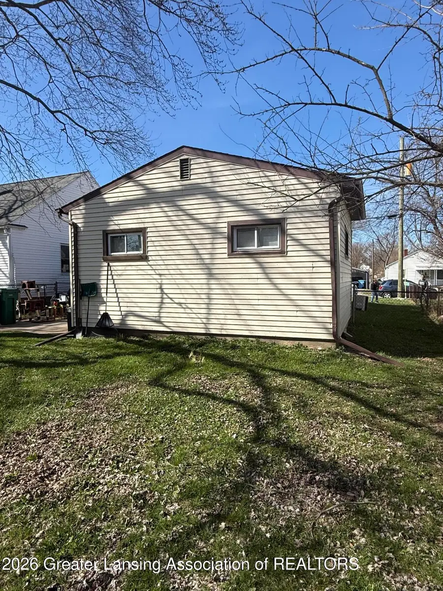 3540 Jewell Avenue, Lansing, MI 48910 - #3