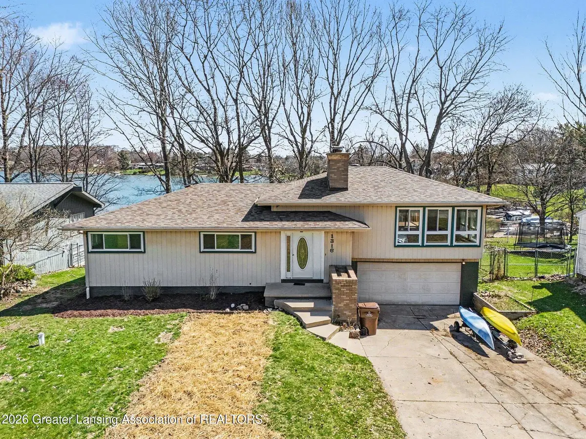 1316 W Geneva Drive, Dewitt, MI 48820 - #1