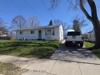 1015 Lathrop Street, Lansing, MI 48912