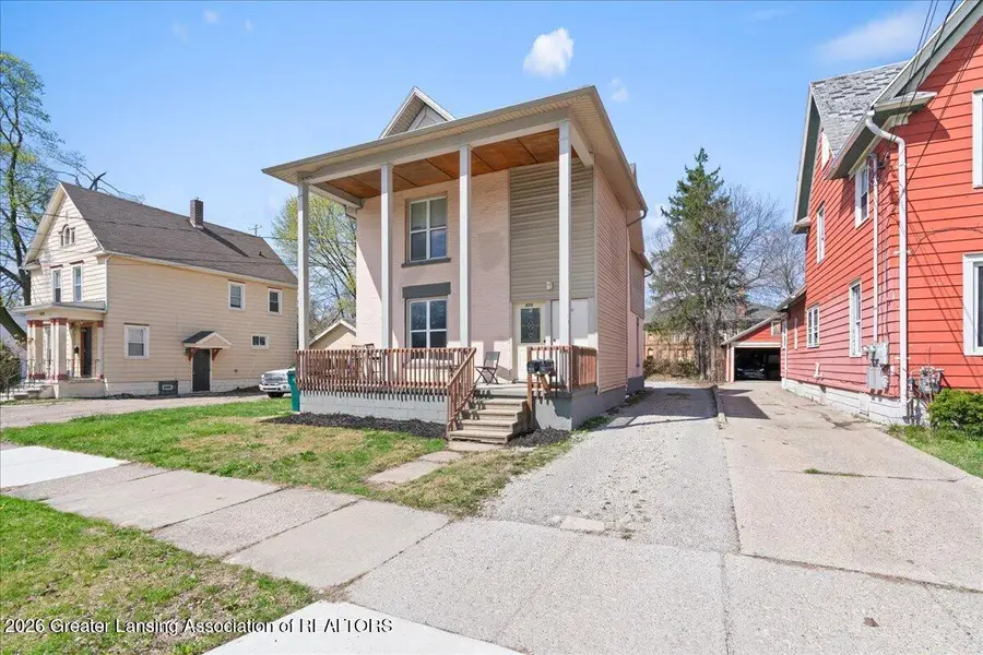820 W Shiawassee Street, Lansing, MI 48915 - #2