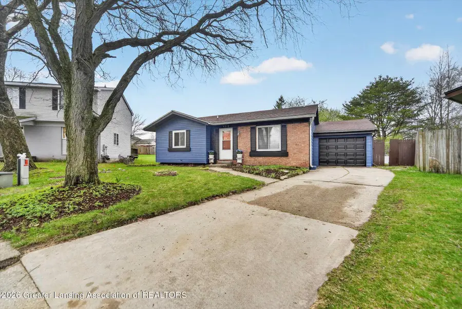 4316 Dumfries Circle, Lansing, MI 48911 - #3