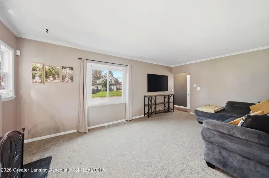 1017 S Grinnell Street, Jackson, MI 49203 - #3