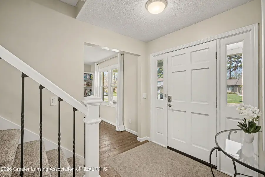 11783 Woodspointe Drive, Grand Ledge, MI 48837 - #3