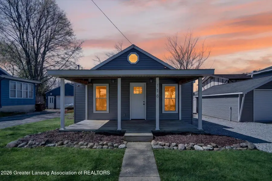 118 E Washington Street, Dimondale, MI 48821 - #2